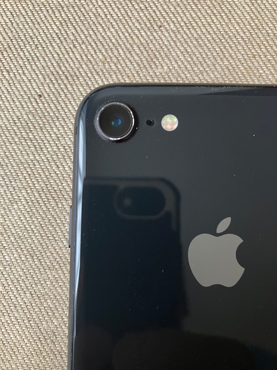 iPhone iPhone8 64GB docomo（スマホ）の商品画像 - 査定依頼日：2026年6月7日 - 最高査定価格：3,500円