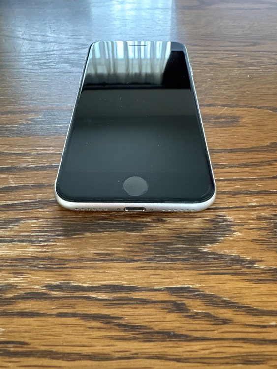 iPhone SE3（スマホ）の商品画像 - 査定依頼日：2026年3月22日 - 最高査定価格：20,000円