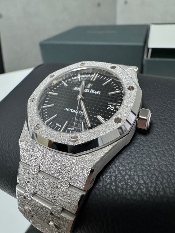 ロイヤルオーク フロステッドゴールド（高級時計）の商品画像 - 査定依頼日：2026年1月16日 - 最高査定価格：13,000,000円