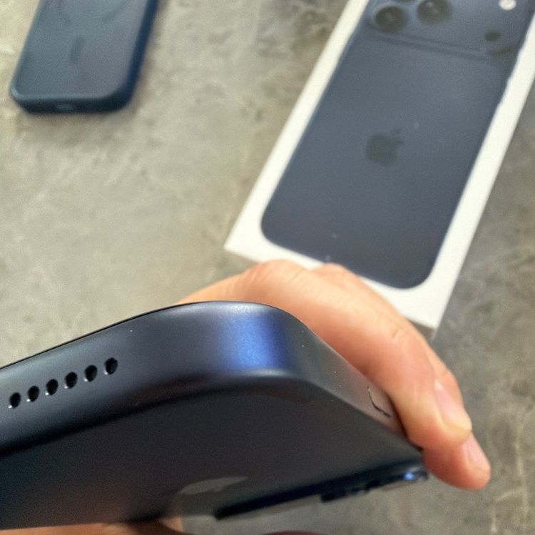 iPhone iPhone 17 Pro Max 256GB SIMフリー（スマホ）の商品画像 - 査定依頼日：2026年8月14日 - 最高査定価格：169,000円