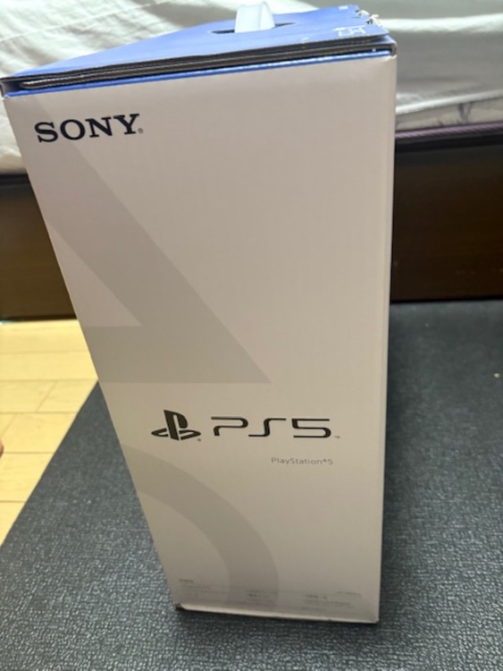 ＰＳ５　CFI-1100Ａ（ゲーム機本体・ゲームソフト）の商品画像 - 査定依頼日：2025年8月30日 - 最高査定価格：40,000円
