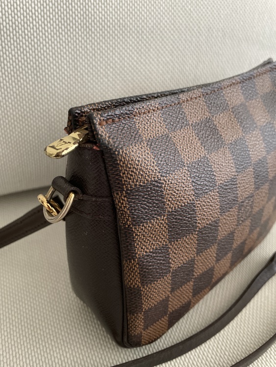 アクセサリーポーチ（ブランドバッグ）の商品画像 - 査定依頼日：2022年4月12日 - 最高査定価格：40,000円