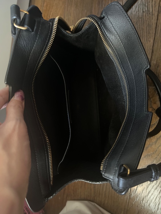 イブサンローラン  （ブランドバッグ）の商品画像 - 査定依頼日：2025年6月6日 - 最高査定価格：100,000円