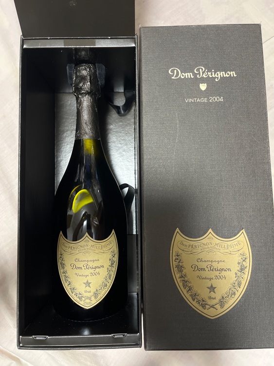 シャンパン ドン・ペリニヨン （お酒）の商品画像 - 査定依頼日：2025年9月22日 - 最高査定価格：21,000円