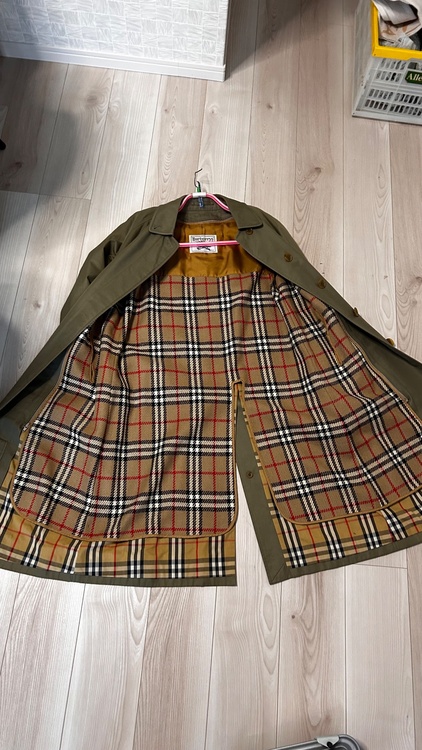 バーバリー　コート　FD080-940-78（古着・ファッション）の商品画像 - 査定依頼日：2026年1月9日 - 最高査定価格：5,000円