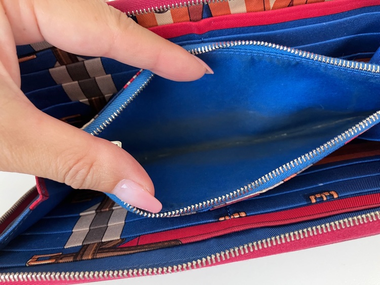 長財布（ブランド財布・小物）の商品画像 - 査定依頼日：2025年10月15日 - 最高査定価格：13,000円