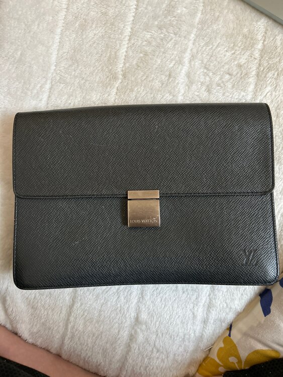 ルイヴィトン タイガ （ブランドバッグ）の商品画像 - 査定依頼日：2025年1月5日 - 最高査定価格：20,000円