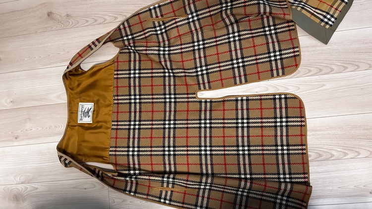 バーバリー　コート　FD080-940-78（古着・ファッション）の商品画像 - 査定依頼日：2026年1月9日 - 最高査定価格：5,000円