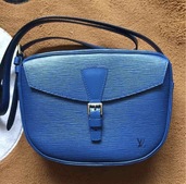 ルイヴィトン LOUIS VUITTON ジュヌ・フィーユ VI0975（ブランドバッグ）の商品画像 - 査定依頼日：2026年5月8日 - 最高査定価格：40,000円