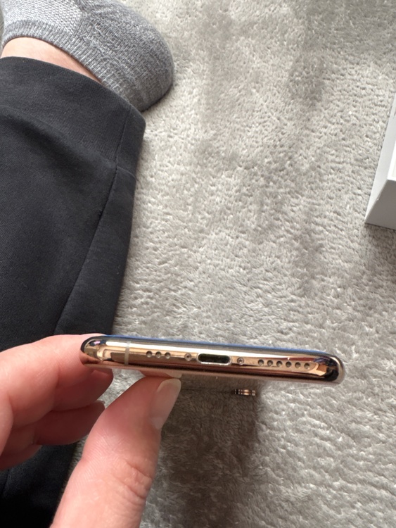 iPhoneXS 512GB SIMフリー（スマホ）の商品画像 - 査定依頼日：2026年3月14日 - 最高査定価格：17,000円