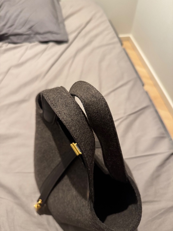 ピコタンロック　フェルト（ブランドバッグ）の商品画像 - 査定依頼日：2025年11月2日 - 最高査定価格：300,000円