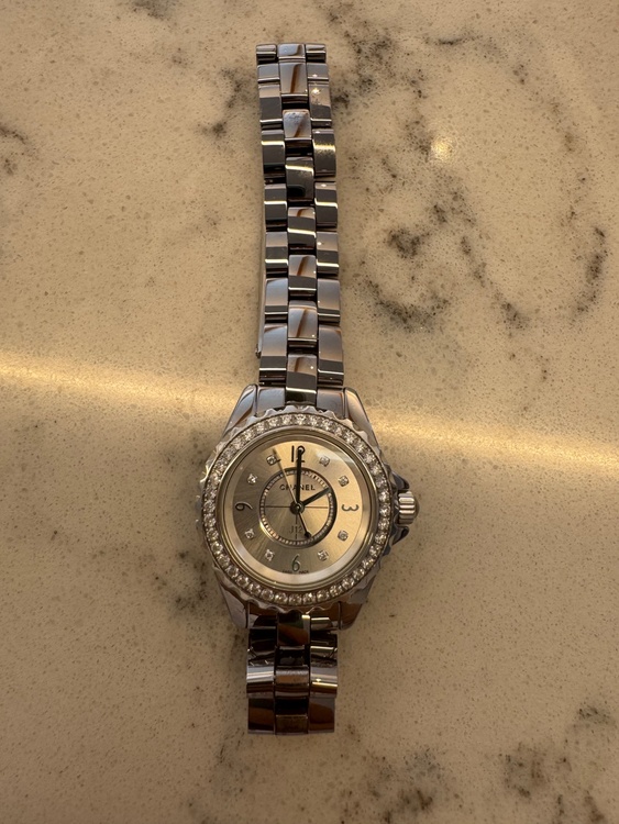 J12（高級時計）の商品画像 - 査定依頼日：2026年4月5日 - 最高査定価格：700,000円