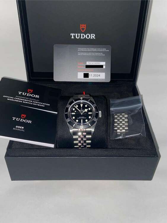 チューダー ブラックベイ M7941A1A0NU-0003（高級時計）の商品画像 - 査定依頼日：2024年12月30日 - 最高査定価格：530,000円
