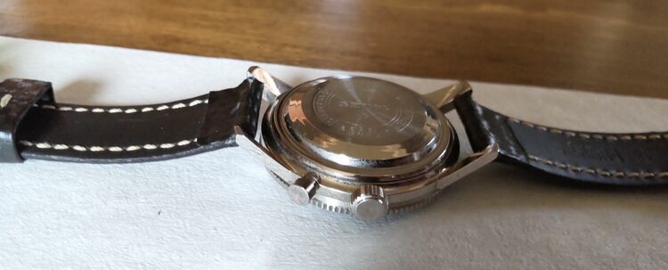 １９６４東京オリンピック　ワンプッシュクロノグラフ（高級時計）の商品画像 - 査定依頼日：2025年8月30日 - 最高査定価格：100,000円