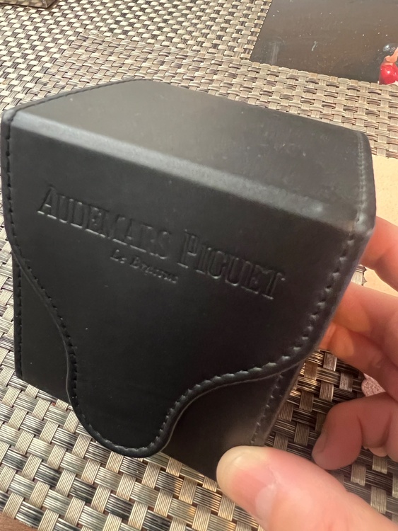 オーデマピゲ ロイヤルオークオフショア （高級時計）の商品画像 - 査定依頼日：2026年1月30日 - 最高査定価格：3,300,000円