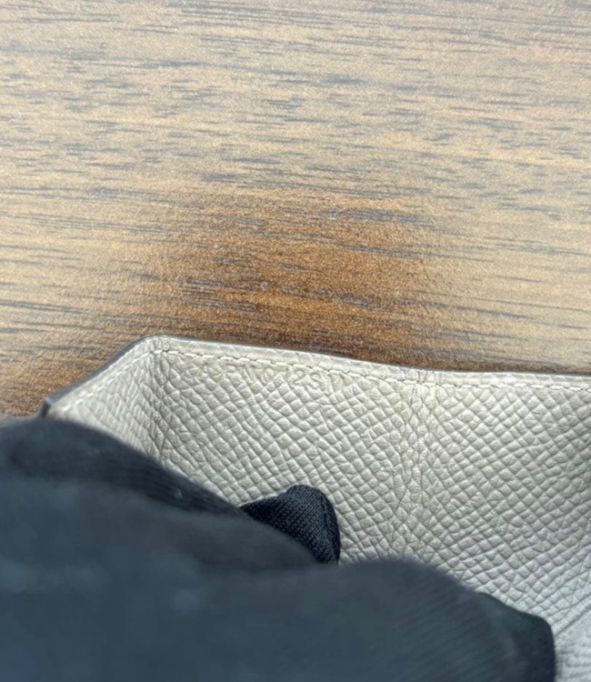 ルヴァンキャトル（ブランド財布・小物）の商品画像 - 査定依頼日：2025年11月1日 - 最高査定価格：17,500円