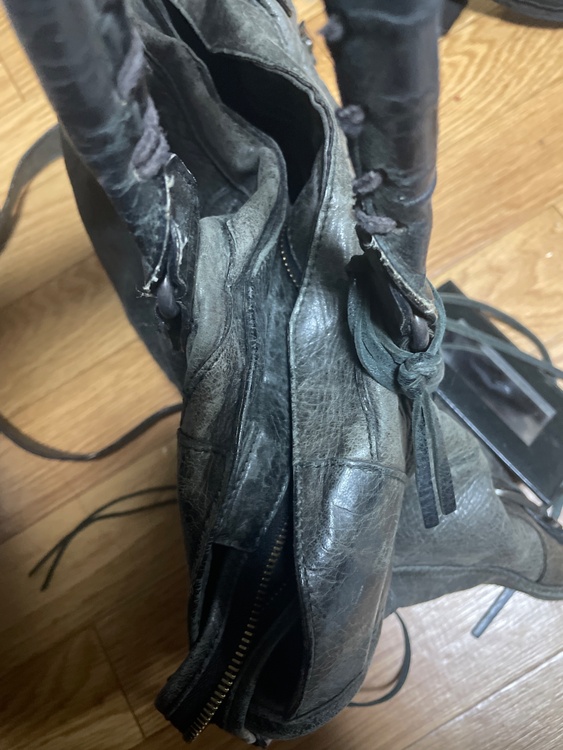 バレンシアガ  （ブランドバッグ）の商品画像 - 査定依頼日：2026年2月15日 - 最高査定価格：150,000円