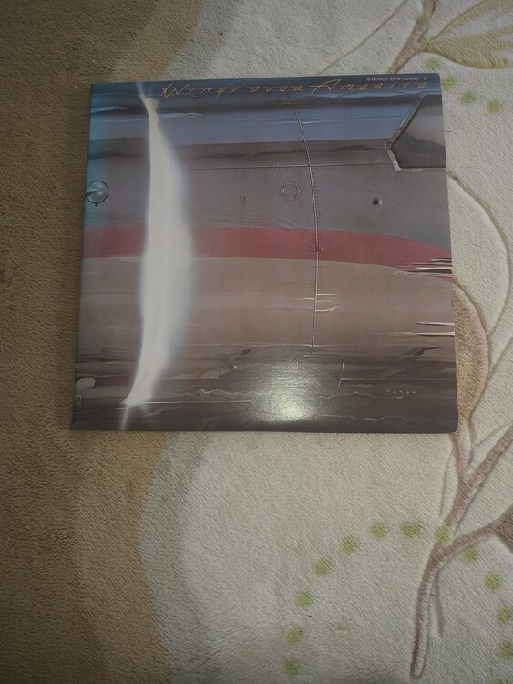 ウイングス　オーバーアメリカ（レコード）の商品画像 - 査定依頼日：2026年3月1日 - 最高査定価格：500円