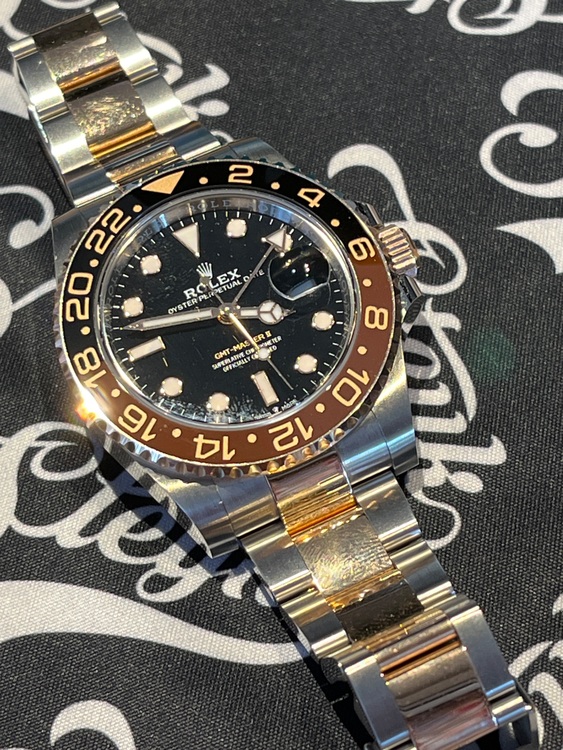 ロレックス GMTマスター 126711CHN（高級時計）の商品画像 - 査定依頼日：2025年8月31日 - 最高査定価格：3,050,000円