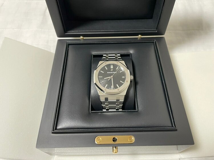 オーデマピゲ　ロイヤルオーク（高級時計）の商品画像 - 査定依頼日：2025年2月22日 - 最高査定価格：5,300,000円