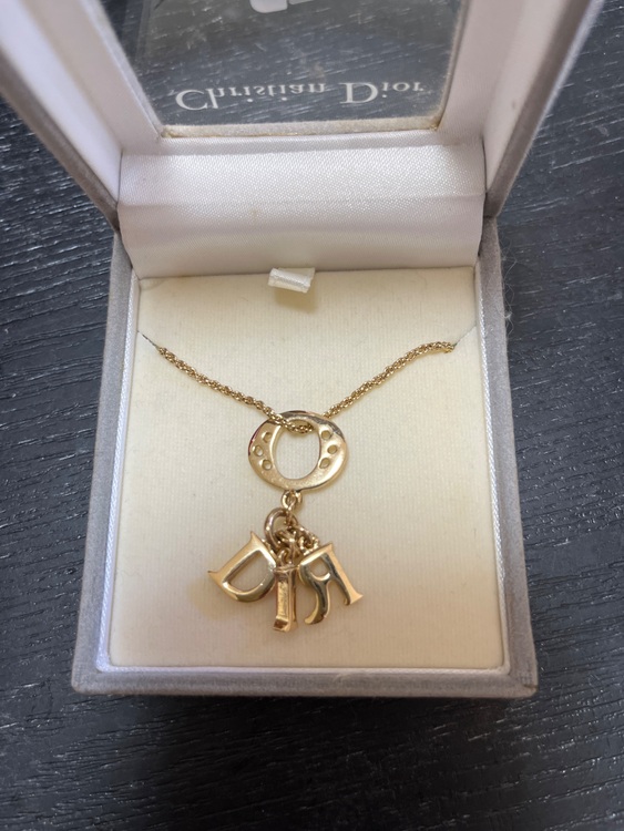 ディオール　ネックレス（金・貴金属）の商品画像 - 査定依頼日：2025年10月19日 - 最高査定価格：100,000円
