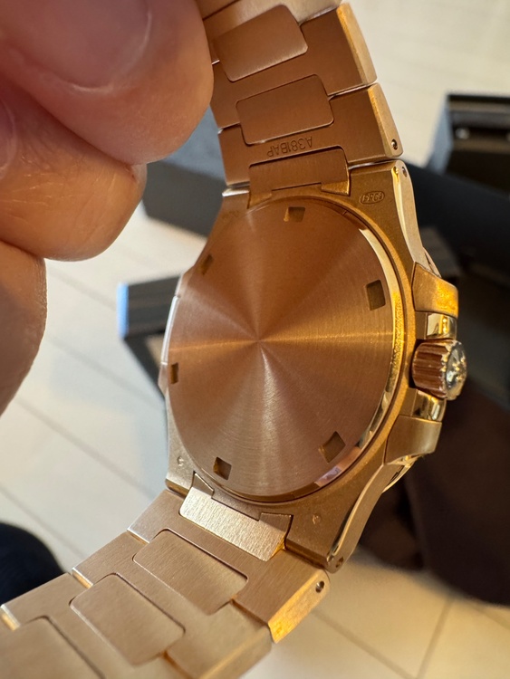 パテックフィリップ ノーチラス （高級時計）の商品画像 - 査定依頼日：2026年4月2日 - 最高査定価格：19,800,000円