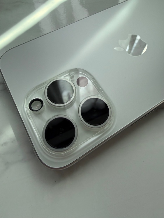 iPhone iPhone 15 Pro Max 1TB SIMフリー（スマホ）の商品画像 - 査定依頼日：2026年7月27日 - 最高査定価格：70,000円