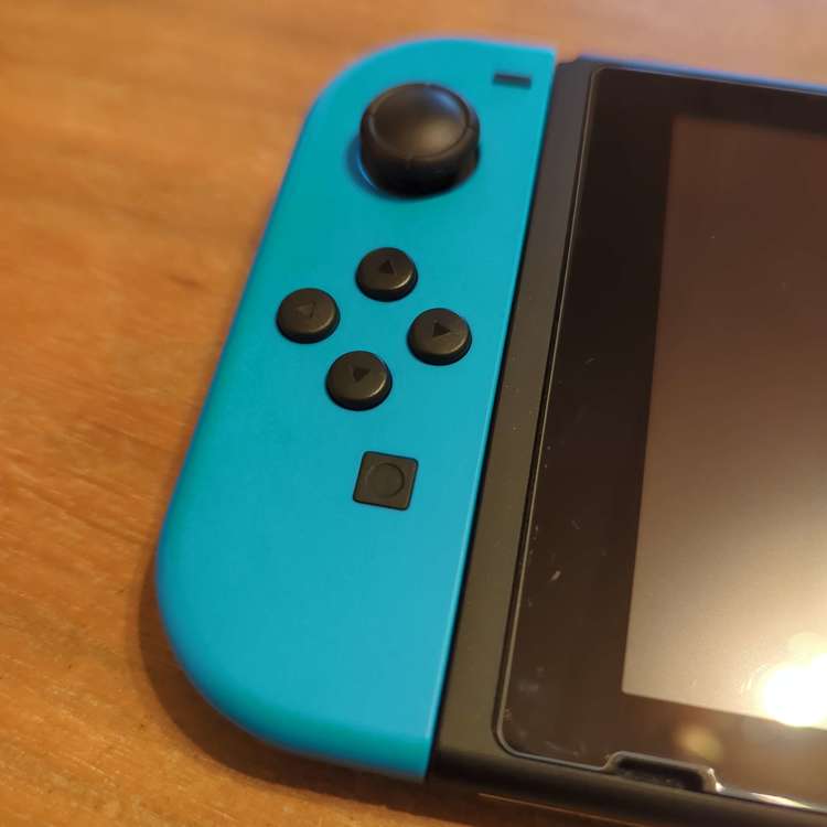 Nintendo Switch ネオンブルー/ネオンレッド（ゲーム機本体・ゲームソフト）の商品画像 - 査定依頼日：2023年3月12日 - 最高査定価格：18,000円