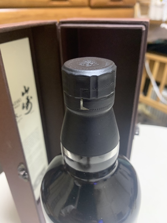 ウイスキー サントリー山崎 （お酒）の商品画像 - 査定依頼日：2025年5月15日 - 最高査定価格：900,000円