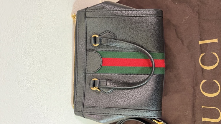 ショルダーバッグ（ブランドバッグ）の商品画像 - 査定依頼日：2025年12月16日 - 最高査定価格：120,000円