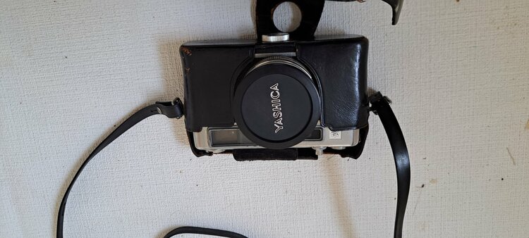 ヤシカエレクトロ35（カメラ）の商品画像 - 査定依頼日：2026年1月15日 - 最高査定価格：2,000円