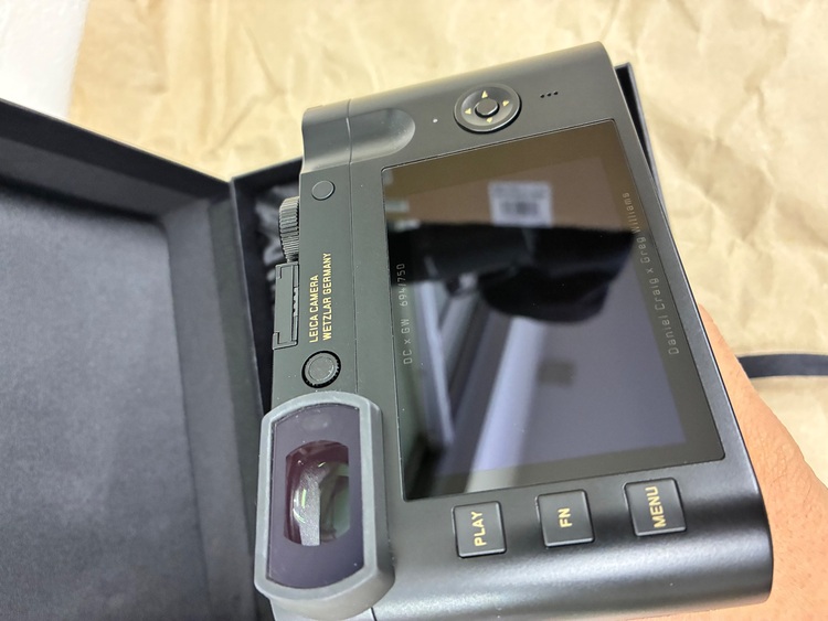 leica Q2 daniel craig✖️greg williams（カメラ）の商品画像 - 査定依頼日：2025年10月30日 - 最高査定価格：600,000円