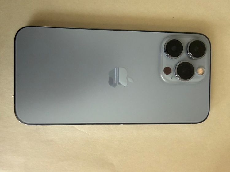 iPhone iPhone 13 Pro Max 256GB docomo（スマホ）の商品画像 - 査定依頼日：2026年7月19日 - 最高査定価格：62,000円