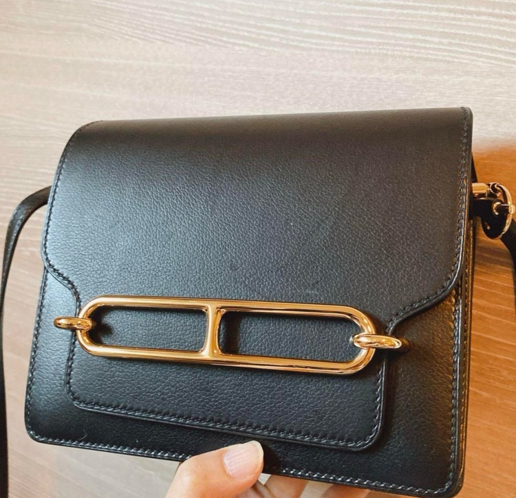 ロウリスミニ（ブランドバッグ）の商品画像 - 査定依頼日：2025年6月15日 - 最高査定価格：450,000円