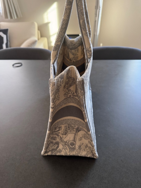 ディオール  （ブランドバッグ）の商品画像 - 査定依頼日：2025年9月7日 - 最高査定価格：160,000円