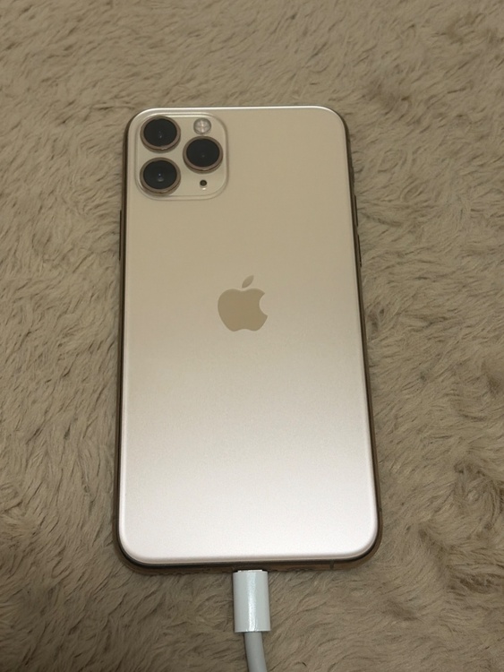 Au iphone11 pro（スマホ）の商品画像 - 査定依頼日：2026年5月23日 - 最高査定価格：18,000円