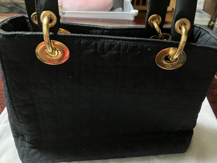 ディオール  （ブランドバッグ）の商品画像 - 査定依頼日：2025年9月1日 - 最高査定価格：40,000円