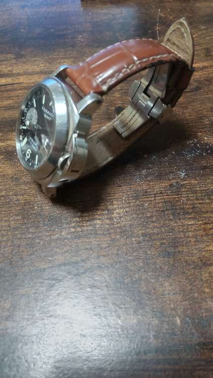 パネライ ルミノール gmt（高級時計）の商品画像 - 査定依頼日：2023年5月17日 - 最高査定価格：500,000円