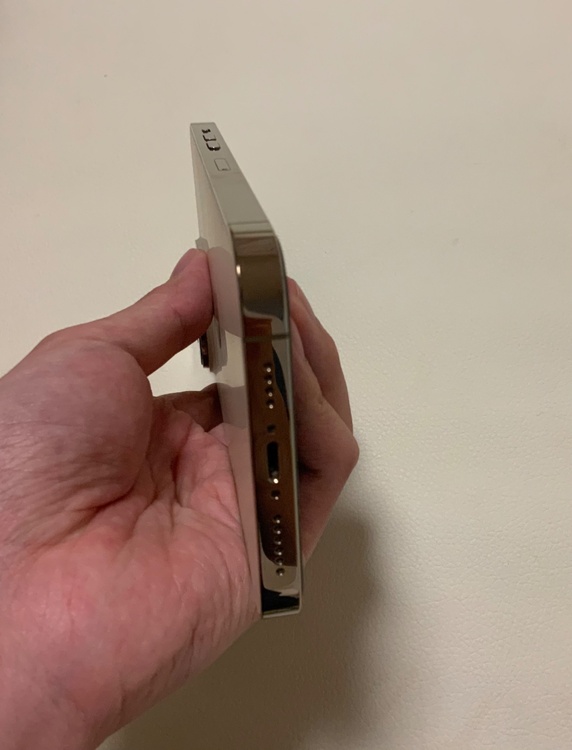 iPhone 14 Pro Max ゴールド 256GB（スマホ）の商品画像 - 査定依頼日：2026年4月7日 - 最高査定価格：74,000円