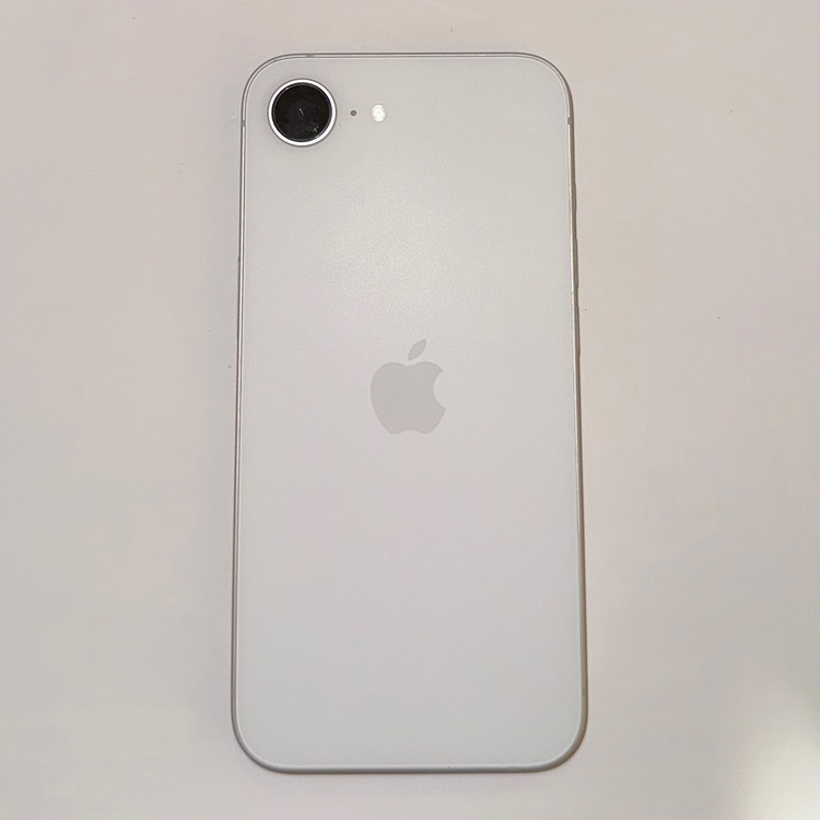 iPhone iPhone 16e 128GB SIMフリー（スマホ）の商品画像 - 査定依頼日：2026年9月8日 - 最高査定価格：60,000円