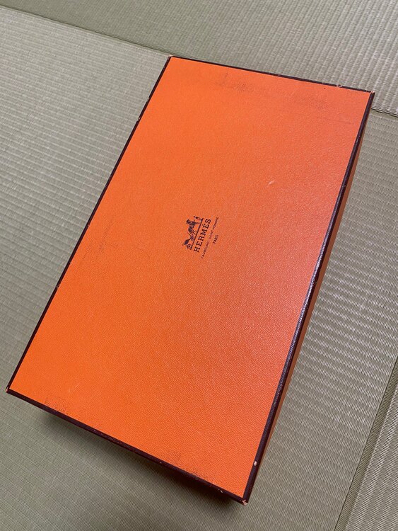 エルメス　赤　ローファー（古着・ファッション）の商品画像 - 査定依頼日：2024年11月17日 - 最高査定価格：40,000円
