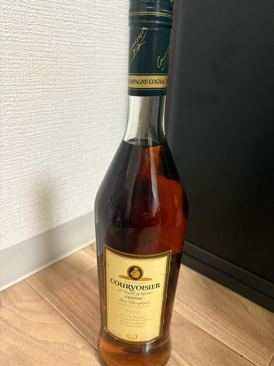 クルボアジェVSOP（お酒）の商品画像 - 査定依頼日：2025年5月4日 - 最高査定価格：1,200円