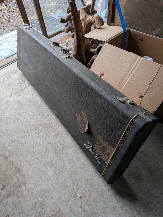 フェンダーハードケースのみ、1970年代頃（ピアノ・楽器・PA機材）の商品画像 - 査定依頼日：2026年3月21日 - 最高査定価格：2,000円