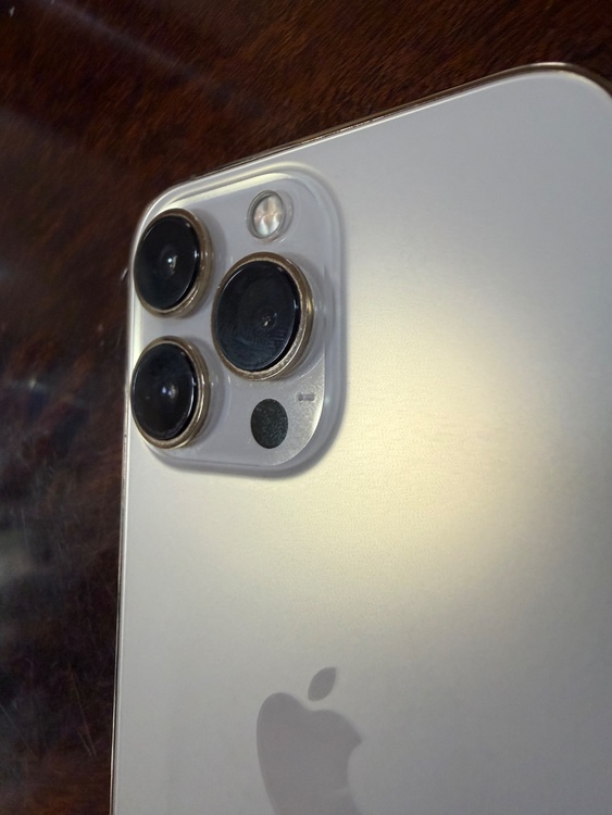 iPhone iPhone 13 Pro 256GB au（スマホ）の商品画像 - 査定依頼日：2026年8月23日 - 最高査定価格：55,000円