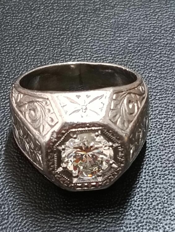 指輪（金・貴金属）の商品画像 - 査定依頼日：2025年11月18日 - 最高査定価格：2,500,000円