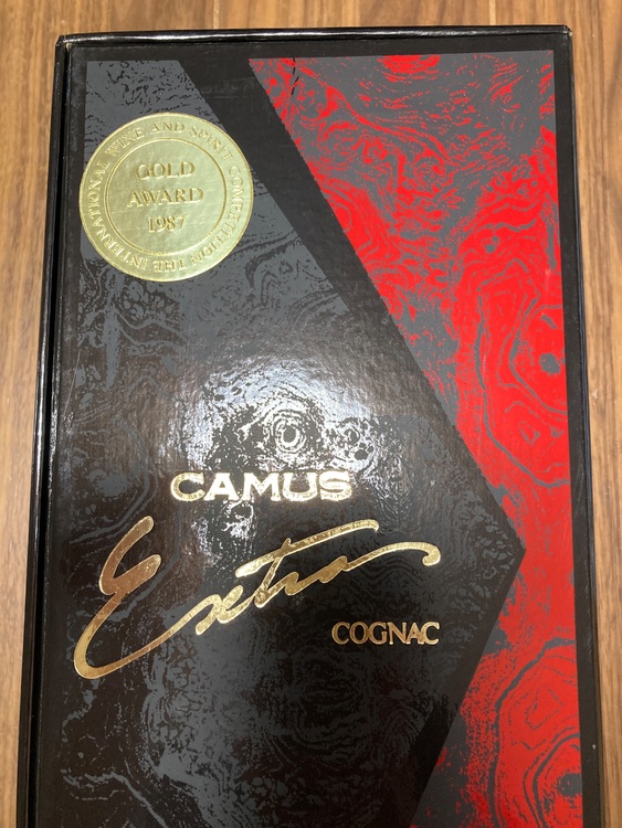カミュ　エキストラ　コニャック（お酒）の商品画像 - 査定依頼日：2025年10月4日 - 最高査定価格：10,000円