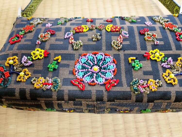 フェンディのビーズ刺繍バッグ（ブランドバッグ）の商品画像 - 査定依頼日：2026年8月21日 - 最高査定価格：450,000円