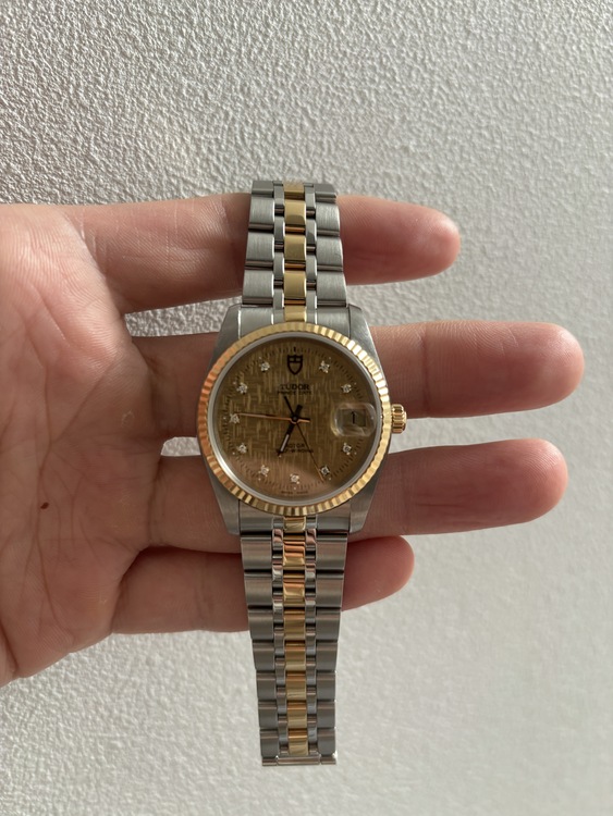 チューダー その他 74033 ダイヤつか（高級時計）の商品画像 - 査定依頼日：2025年1月8日 - 最高査定価格：200,000円