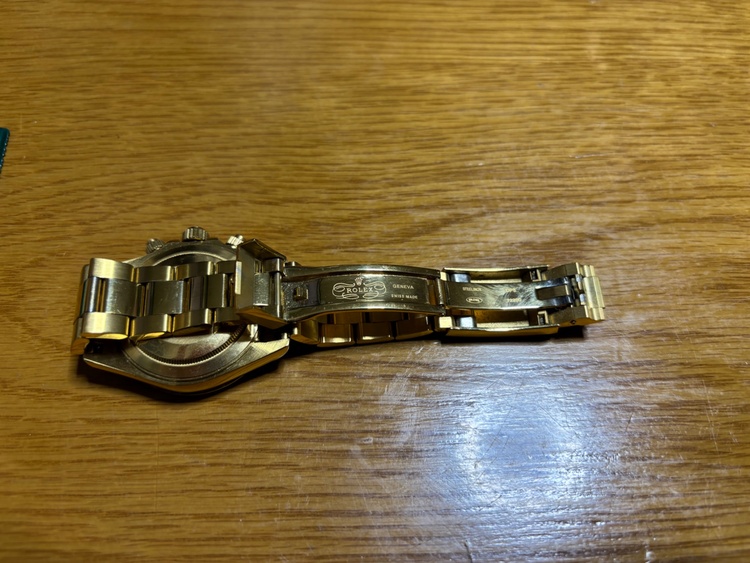 ロレックスデイトナコスモグラフ（高級時計）の商品画像 - 査定依頼日：2026年2月28日 - 最高査定価格：100,000円