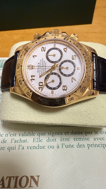 ロレックス デイトナ 1651（高級時計）の商品画像 - 査定依頼日：2026年3月29日 - 最高査定価格：4,200,000円